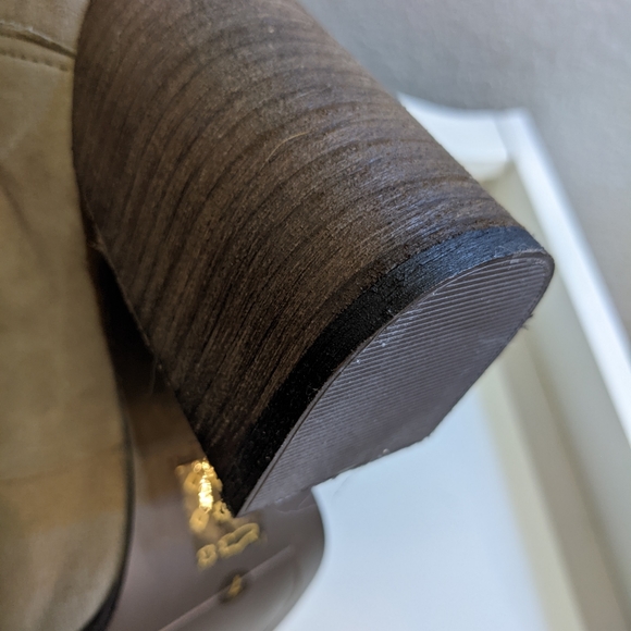 Tahari, Open Toe, Block Heel, Tan, Size 7 New, Suede - Picture 10 of 11